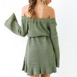 New word shoulder small trumpet sleeve ruffled knit dress