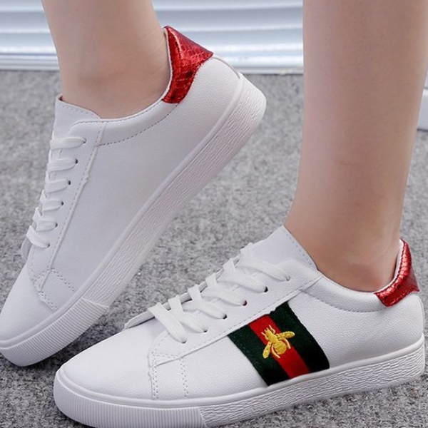 Explosive hot sale flat fashion embroidered sneakers shoes